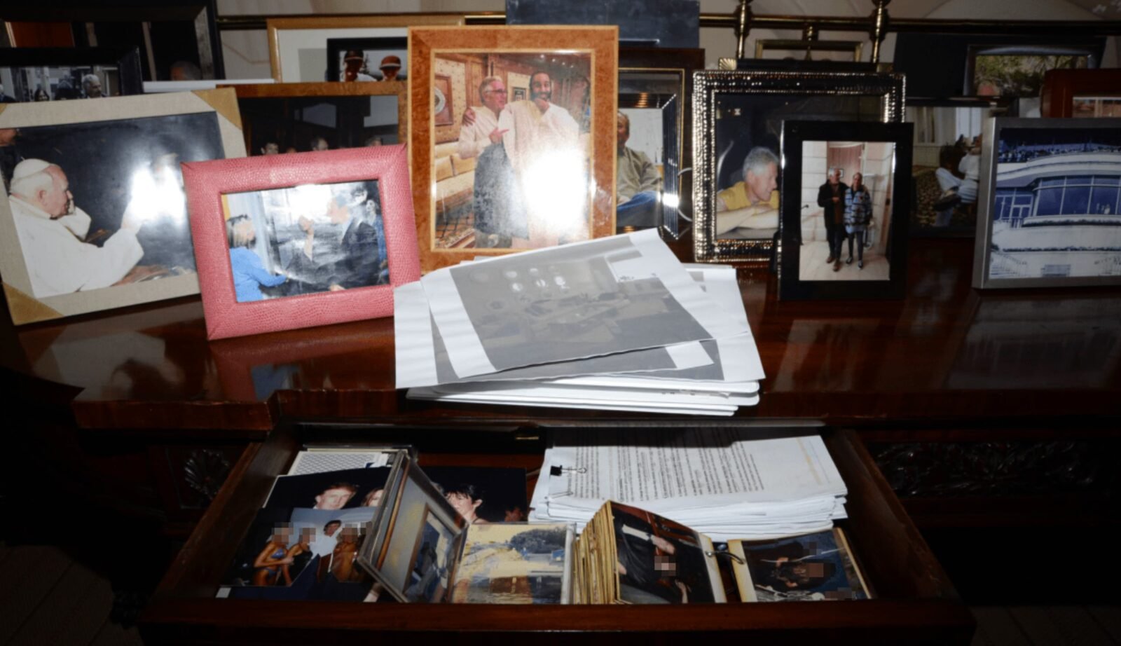 Epstein files: DOJ restores image showing Trump after backlash 3 of Trump from Epstein files after backlash