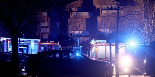 Une explosion dans un immeuble à Trévoux, dans l'Ain, causant la mort de deux enfants et blessant treize personnes.