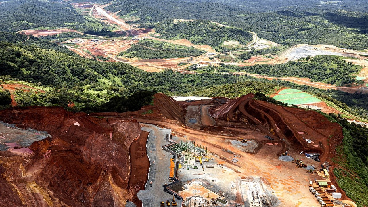 Le site de Simandou en construction.