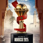 Une équipe de football africaine en action sur un terrain européen.