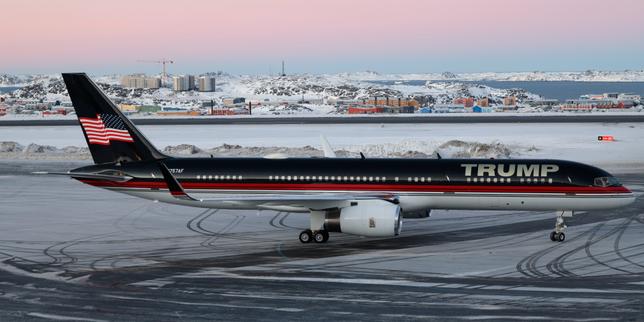 Un paysage du Groenland avec une légende "Groenland, territoire autonome danois"