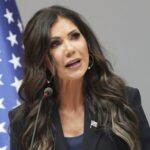 Les migrants en situation irrégulière qui choisissent le retour volontaire.