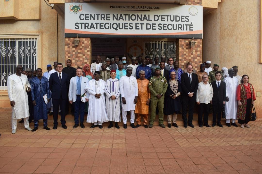 À Niamey, l’Initiative Royale redessine les équilibres logistiques et stratégiques du Sahel 3 Texte Alt : L'Initiative Royale, une nouvelle architecture de coopération africaine.