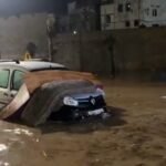 Véhicules emportés par les eaux à Safi.
