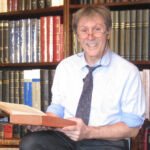 La langue arabe et la langue française, deux langues qui partagent une histoire commune.