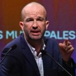 Les électeurs français se rendent aux urnes pour les élections municipales.