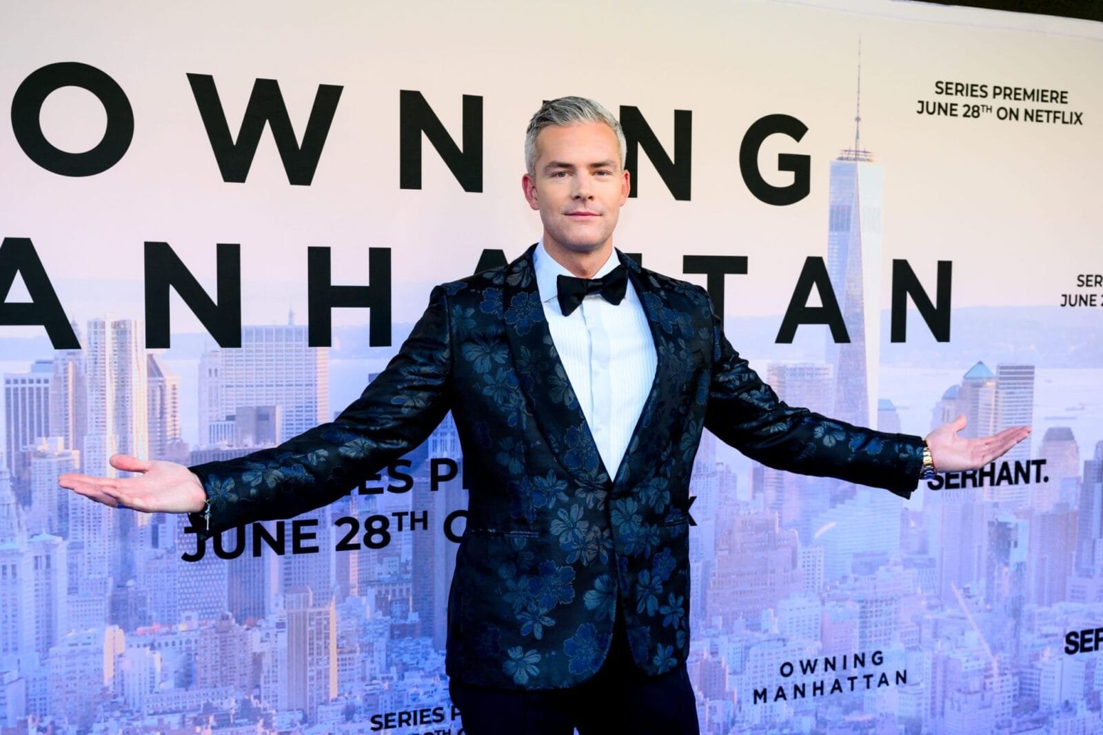 Ryan Serhant, a real estate mogul who’s met over 100 billionaires, reveals his best networking advice: ‘Every room I go into, I use the two C’s‘ 3 Ryan Serhant shaking hands with a client