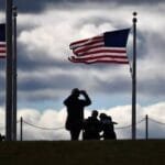 "ترامب يتحالف مع السحاب،