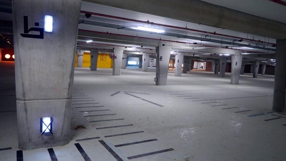 Rabat : Mise en service du parking Ouled Dlim à Hay Riad le 15 décembre 3 Un parking moderne avec des véhicules électriques rechargeant leurs batteries.