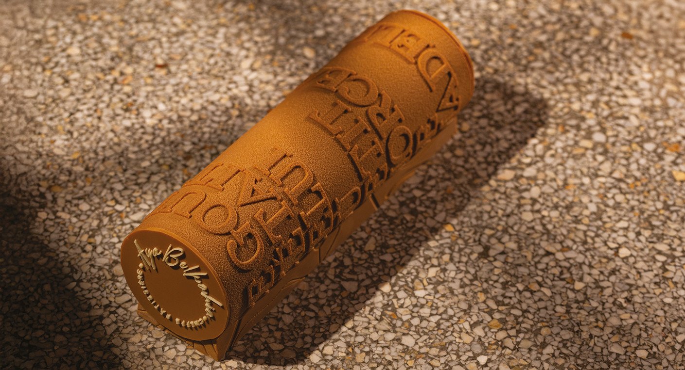 La bûche signature La Proust by Aya Belkahia, un délice visuel.