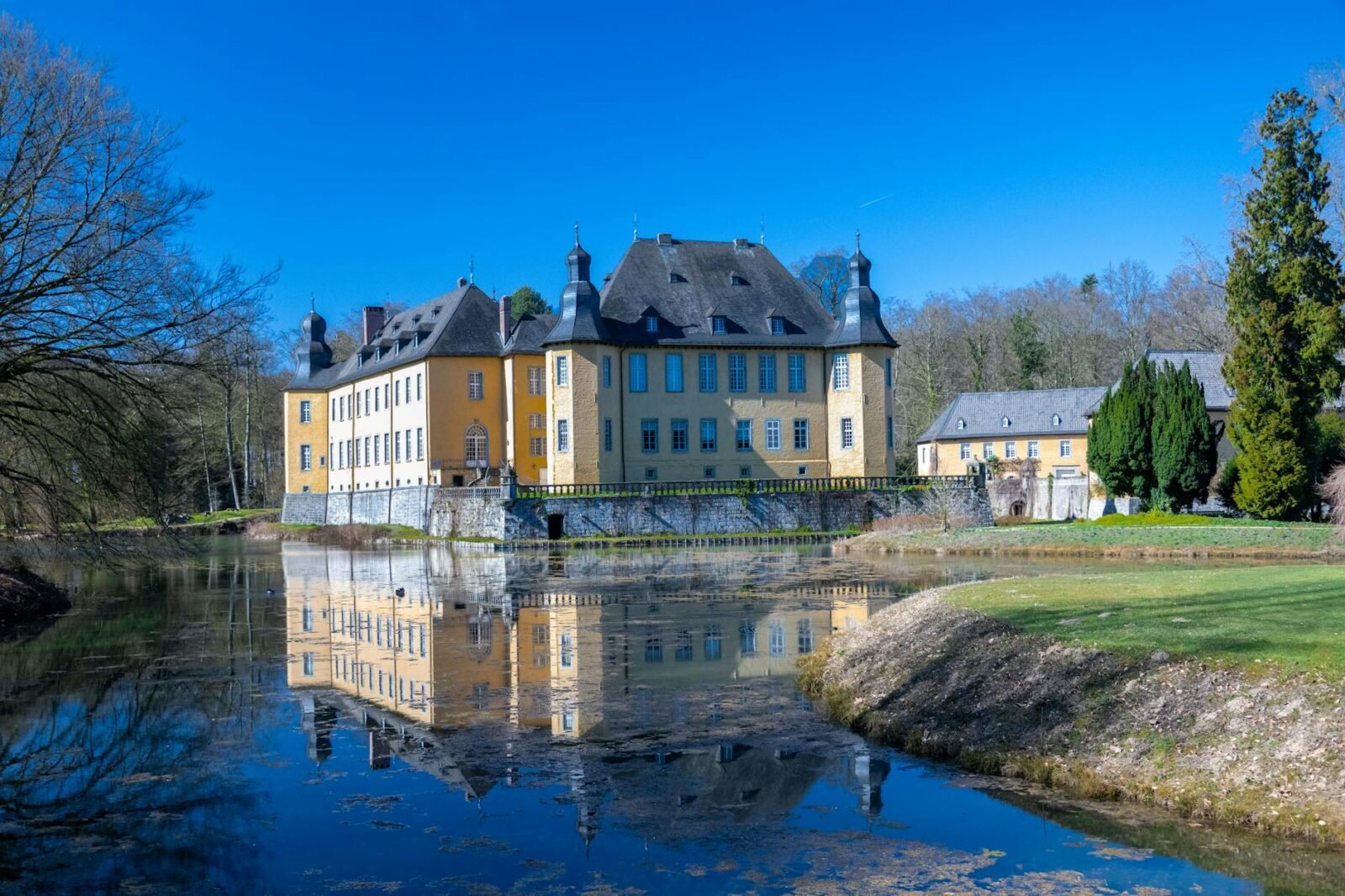 Ditch These 3 Habits If You Want To Preserve Your Collagen