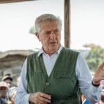 Réfugiés dans une zone de guerre