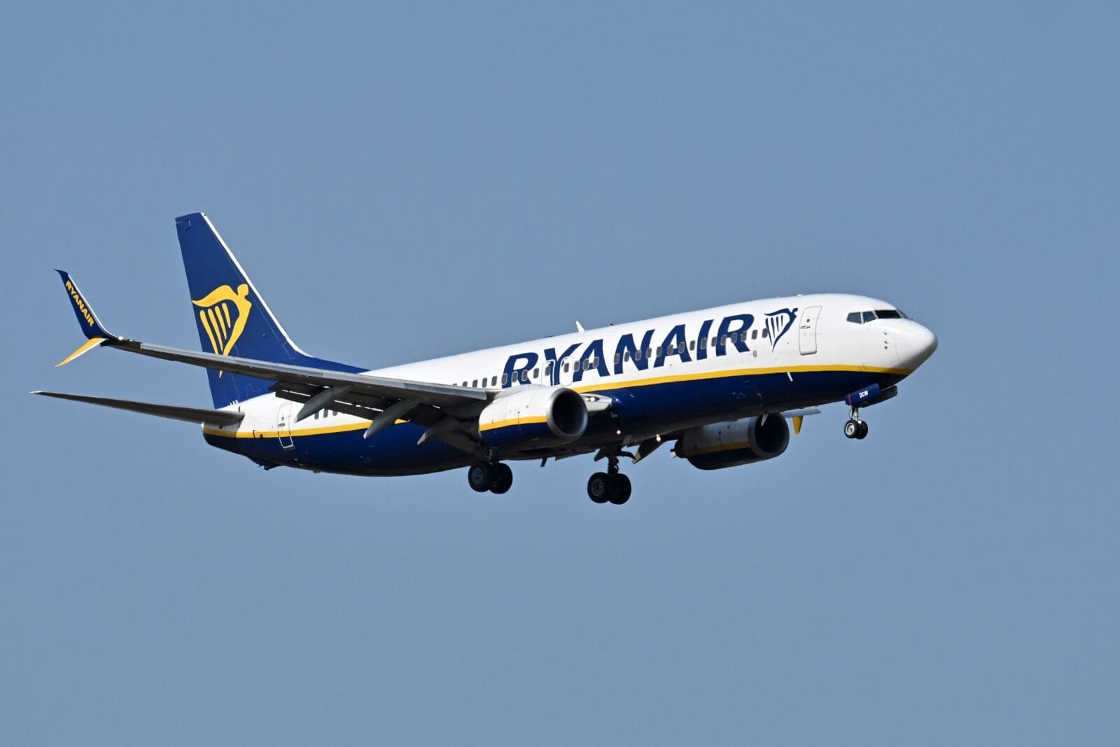 A Ryanair Boeing 737 in flight.