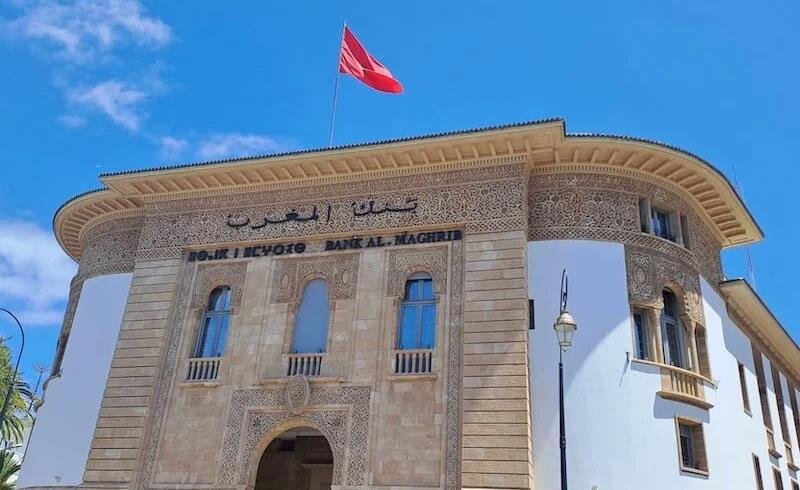 Texte Alt pour l'image : "Bank Al-Maghrib maintient son taux directeur inchangé à 2,25%"