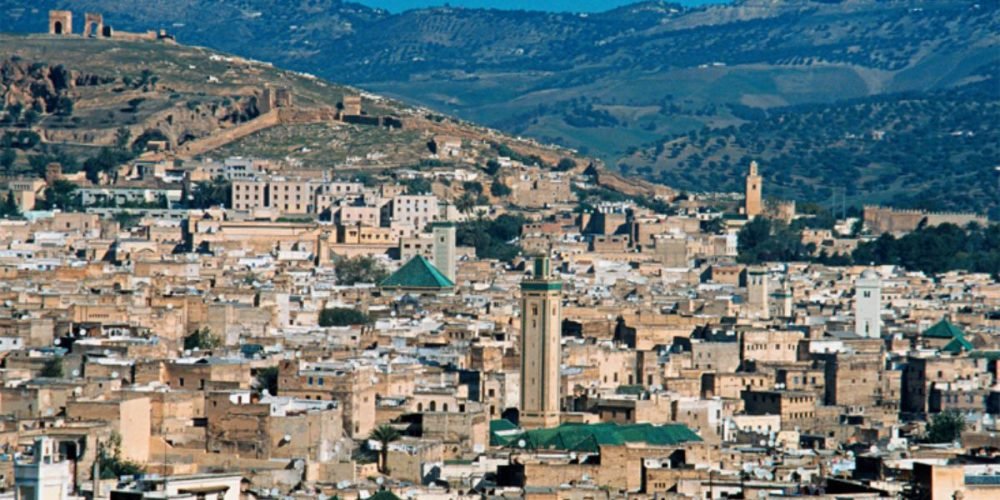 La ville de Fès avec son patrimoine culturel et historique.