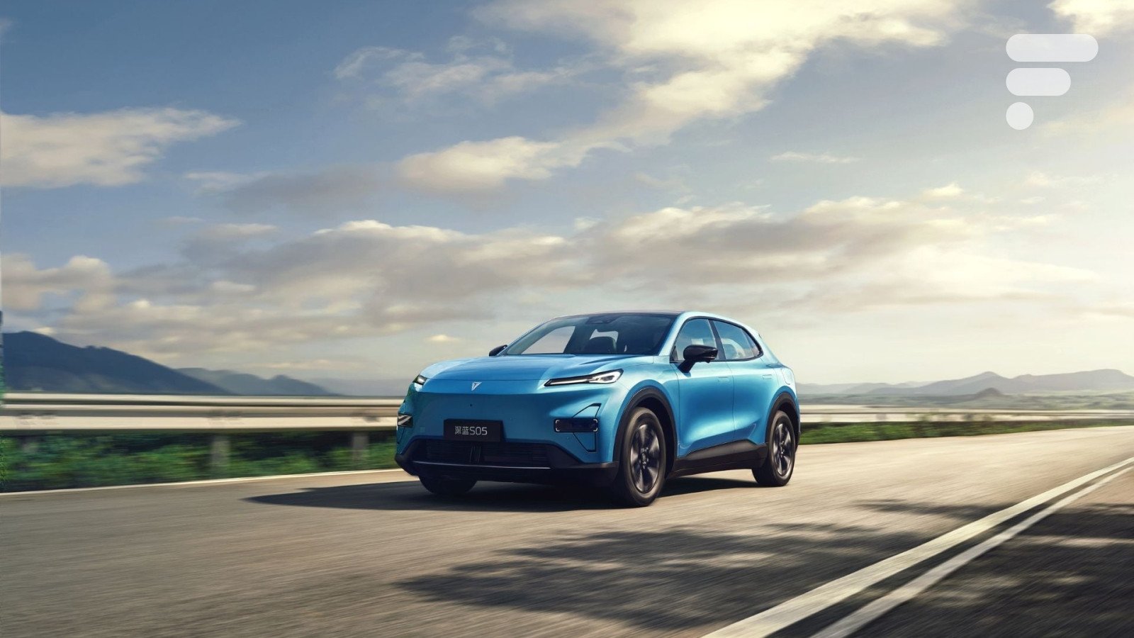 Voiture électrique chinoise : l’astuce de Deepal pour échapper totalement aux taxes de l’Europe 3 Voiture électrique chinoise Deepal S05 sur route