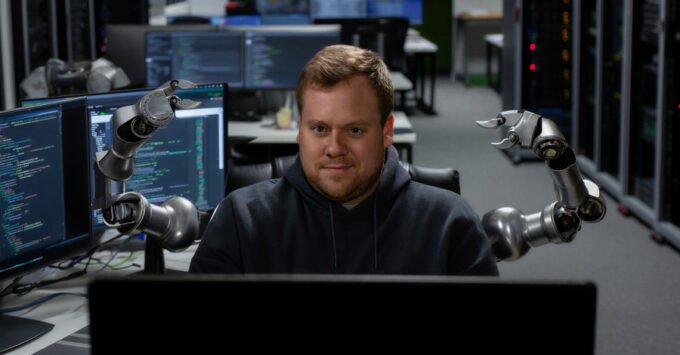 An illustration depicting artificial intelligence (AI) helping a Managed Security Service Provider (MSSP) team manage cybersecurity alerts and improve efficiency.