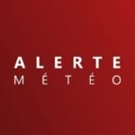 Le Maroc face à un assaut hivernal : Neige abondante, pluies intenses, froid glacial et vents violents 6 Paysage marocain enneigé et balayé par le vent, illustrant les intempéries hivernales annoncées par la DGM.