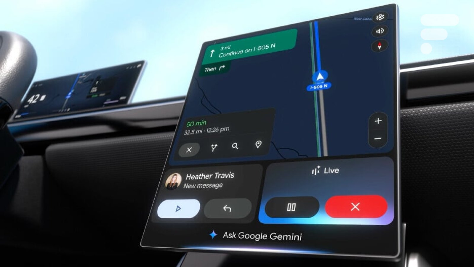 Un conducteur frustré devant l'écran d'Android Auto affichant un message d'erreur de Google Assistant.