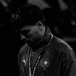 Brahim Díaz, joueur de l'équipe nationale du Maroc, visiblement ému après un match de football.