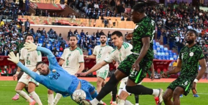 Victor Osimhen célébrant son but décisif pour le Nigeria contre l'Algérie en quart de finale de la CAN 2025.