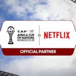 Logo de la CAF et de Netflix côte à côte, symbolisant leur partenariat pour la diffusion des temps forts de la CAN 2025.