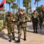 L'Inspecteur Général des FAR, Mohammed Berrid, et le Commandant de la MINURSO, MD Fakhrul Ahsan, lors de leur entretien à l'État-Major d'Agadir.