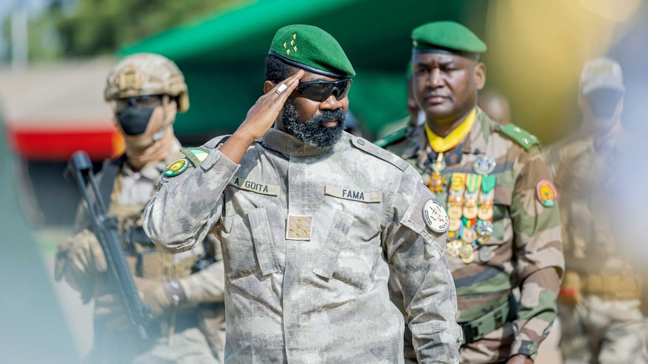 Le Général Assimi Goïta, président de la transition malienne, face à la crise du carburant.