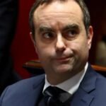 Sébastien Lecornu, Premier ministre français, lors d'une déclaration à Matignon.