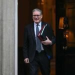 صورة بانورامية لمجموعة من أيقونات الأخبار العالمية المتنوعة تعكس التغطية الشاملة للمقال.