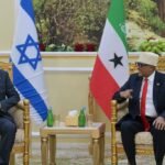 وزير الخارجية الإسرائيلي جدعون ساعر خلال زيارته الرسمية إلى أرض الصومال ولقائه بالرئيس عبد الرحمن محمد عبد الله.