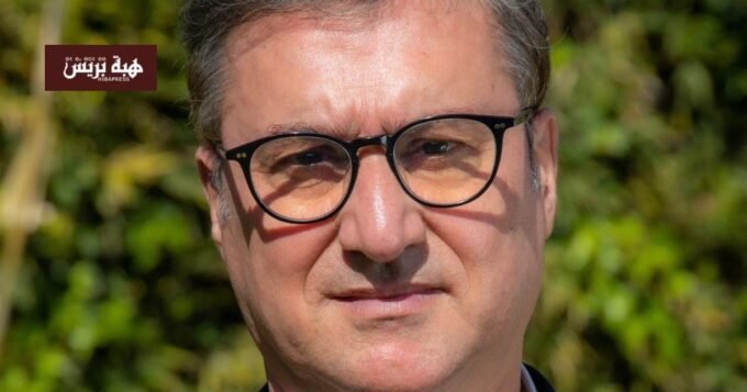 صورة توضيحية لرمز يمثل الصحافة أو الإعلام في المغرب، مع إشارة إلى التحديات القانونية والمهنية.