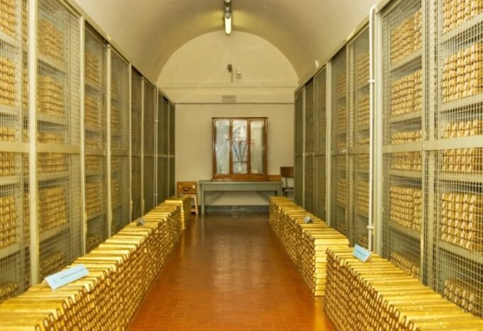 صورة لسبائك الذهب ترمز للملاذ الآمن في الأسواق المالية