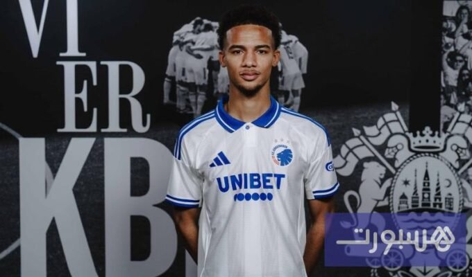 صورة للاعب كرة القدم المغربي أمير ريشاردسون بقميص نادي كوبنهاغن الدنماركي