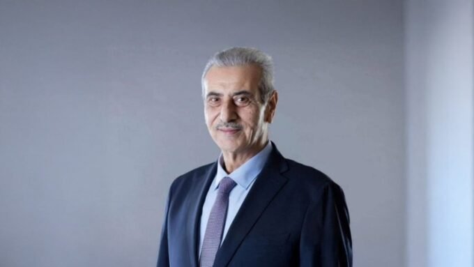 علي شعث، المهندس المدني الفلسطيني، يقدم خطته لإعادة إعمار غزة وتحويل ركامها إلى جزر بحرية.