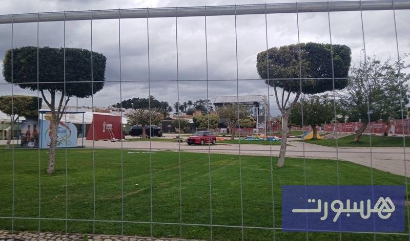 منطقة المشجعين (فان زون) بباب المريسة في سلا خلال إغلاقها بسبب سوء الأحوال الجوية