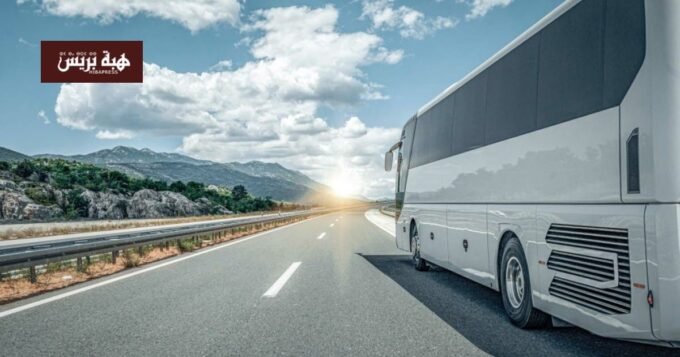 سائق حافلة مظفر سيفر يقدم المساعدة لراكب تعرض لأزمة قلبية داخل الحافلة في مدينة بورصة التركية.