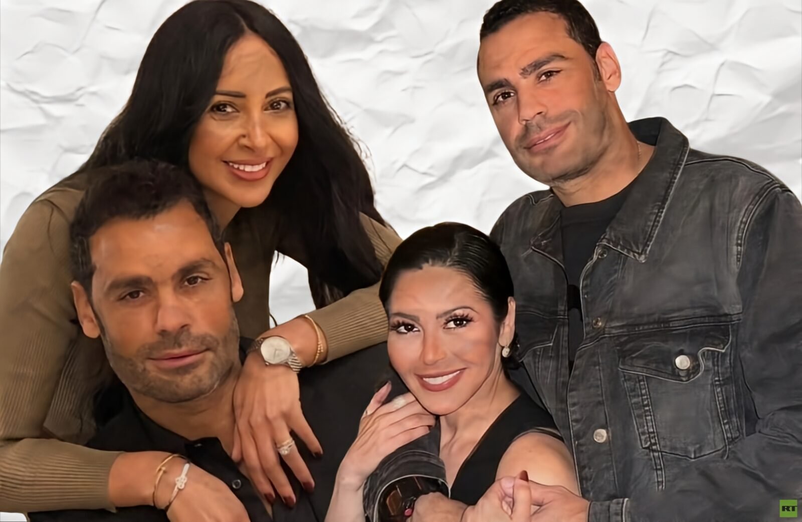 انفصال يثير الجدل: إيمان الزيدي تعلن طلاقها من محمد عبد المنصف 3 صورة تجمع الفنانة إيمان الزيدي وحارس المرمى محمد عبد المنصف قبل إعلان انفصالهما