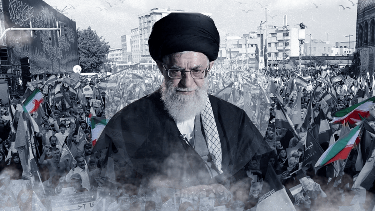 إيران: تصاعد الاحتجاجات الشعبية وتحديات النظام في مواجهة الغضب الاقتصادي 3 متظاهرون في شوارع إيران خلال الاحتجاجات الأخيرة