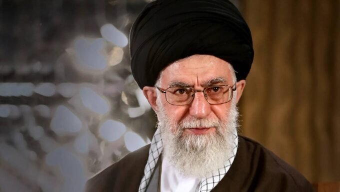 المرشد الأعلى الإيراني آية الله علي خامنئي يلقي خطاباً حول الاحتجاجات الأخيرة في البلاد.
