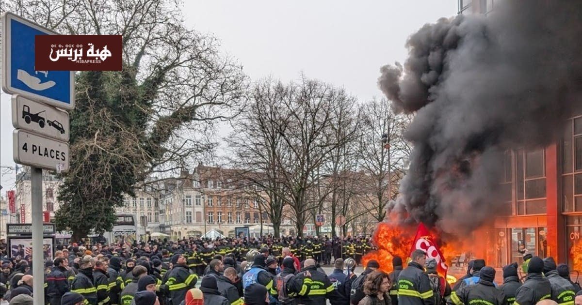 إطفائيو ليل في فرنسا: غضب متصاعد بسبب ظروف العمل وقرار منع اللحية 3 احتجاجات رجال الإطفاء ليل فرنسا