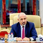 صورة لعيدروس الزبيدي، رئيس المجلس الانتقالي الجنوبي في اليمن، في سياق الأزمة اليمنية.