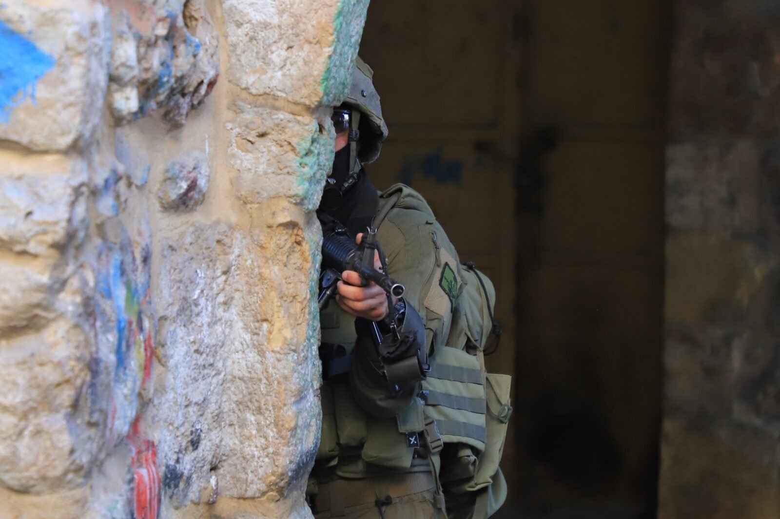 صورة توضيحية لرمز أمني أو شرطي إسرائيلي يعكس التوتر الأمني.