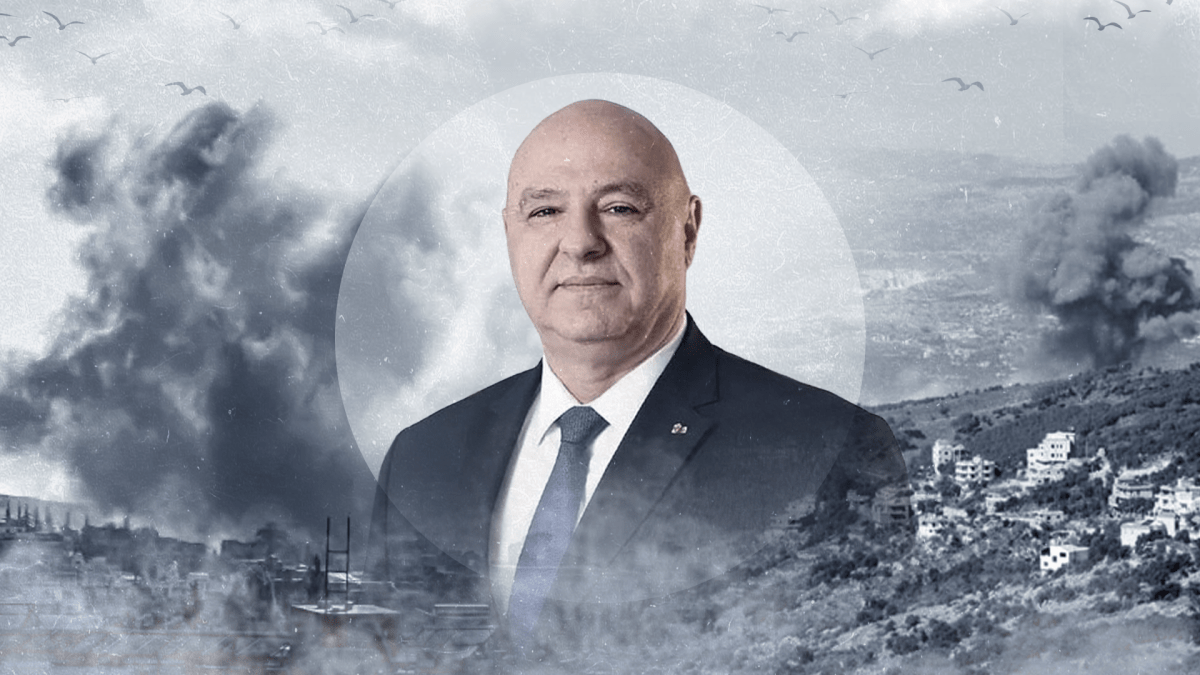 طائرة مقاتلة إسرائيلية تحلق فوق الأجواء اللبنانية، في إشارة إلى التصعيد العسكري الأخير.