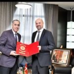 المدير العام للأمن الوطني عبد اللطيف الحموشي ومدير الشرطة الدنماركي ميكائيل ويرن خلال اجتماع عمل بالرباط.