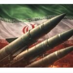 خريطة الشرق الأوسط تظهر إيران وإسرائيل والأردن، مع إشارة إلى تصاعد التوترات الجيوسياسية وإجلاء الرعايا.