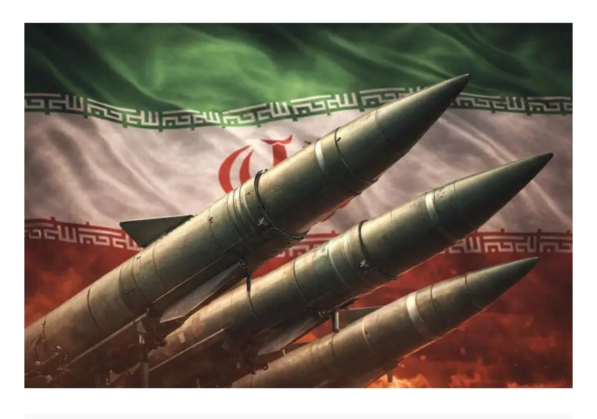 خريطة الشرق الأوسط تظهر إيران وإسرائيل والأردن، مع إشارة إلى تصاعد التوترات الجيوسياسية وإجلاء الرعايا.