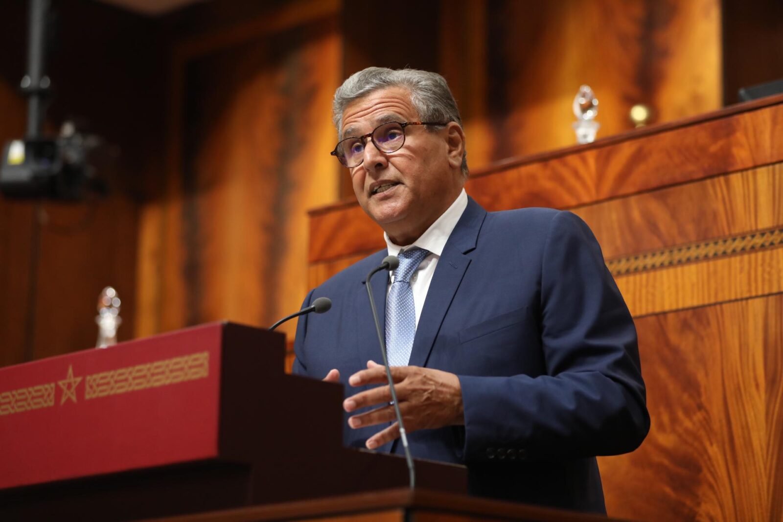 رئيس الحكومة عزيز أخنوش يتحدث عن أهمية الصناعة التقليدية والاقتصاد الاجتماعي في المغرب.