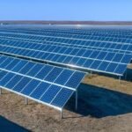 توقيع اتفاقية محطة الطاقة الشمسية بين مجمع الملك الحسين للأعمال وشركة الواحات للطاقة المتجددة