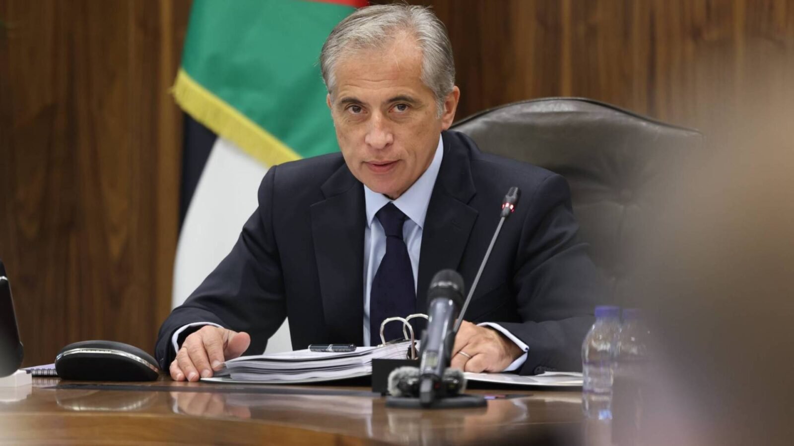 الأردن يستقبل رئيس الوزراء وزير الخارجية القطري لتعزيز التعاون الثنائي 3 رئيس الوزراء الأردني الدكتور جعفر حسان يستقبل رئيس مجلس الوزراء وزير الخارجية القطري الشيخ محمد بن عبد الرحمن آل ثاني.